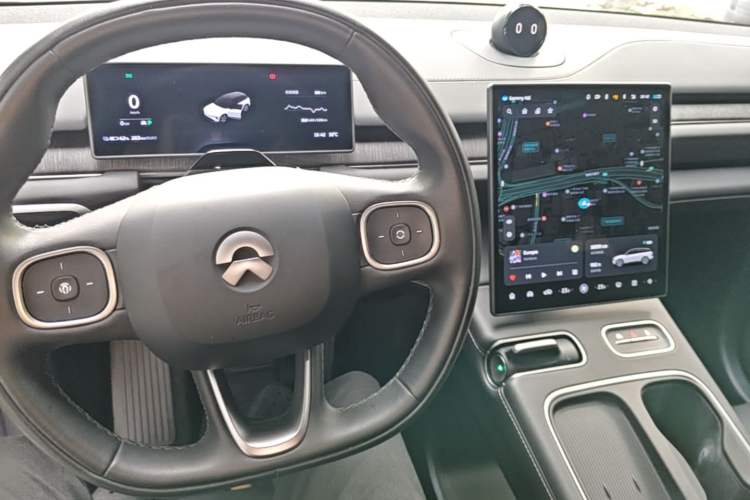 Used Nio ES6 2023 100kWh Center Console