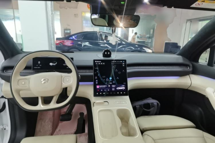 Used Nio ES6 2023 75 kWh Center Console