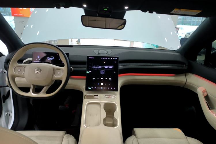 Used Nio ES6 2023 75 kWh Center Console