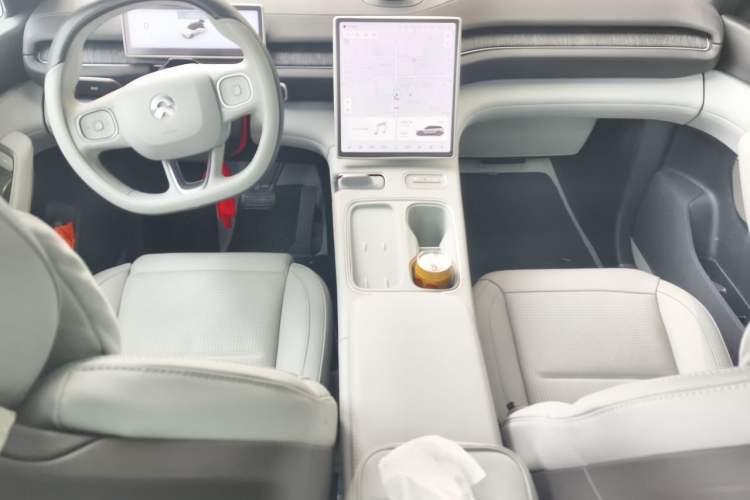 Used Nio ES6 2023 75 kWh Center Console