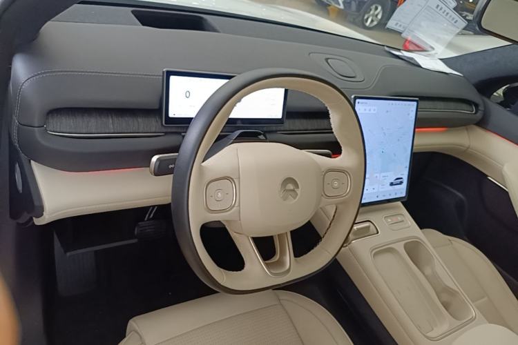 Used Nio ES6 2023 75 kWh Center Console