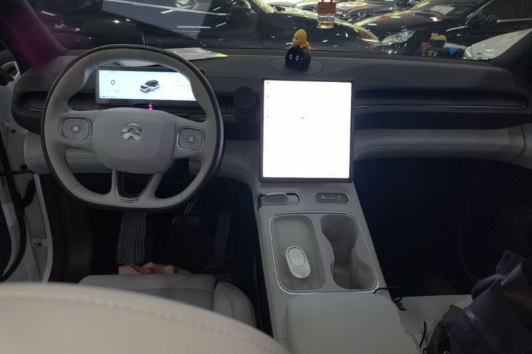 Used Nio ES6 2023 100kWh Center Console