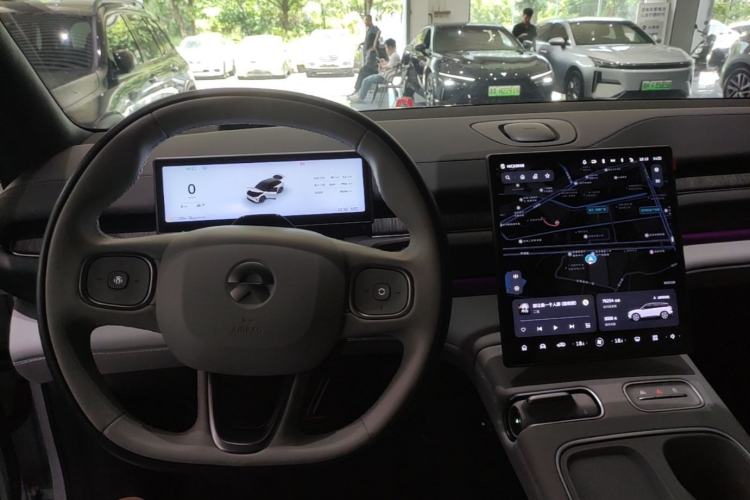 Used Nio ES6 2023 75 kWh Center Console