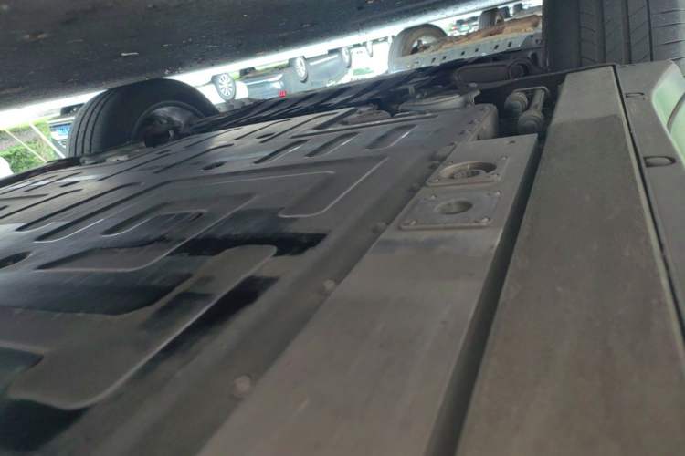 Used Nio ES6 2023 75 kWh Chassis Front Left