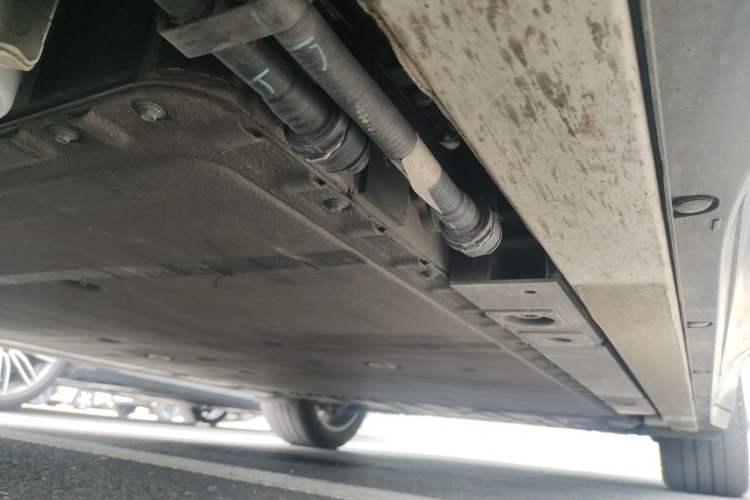 Used Nio ES6 2023 75 kWh Chassis Front Left