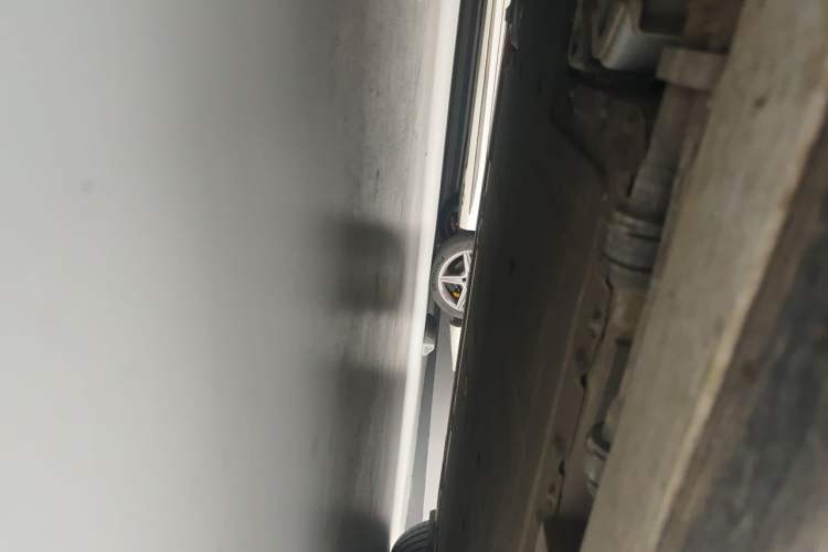 Used Nio ES6 2023 75 kWh Chassis Front Left