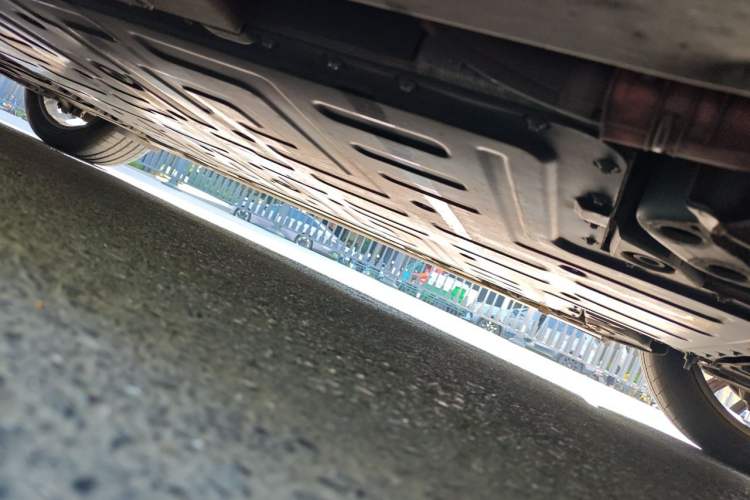 Used Nio ES6 2023 75 kWh Chassis Front Right