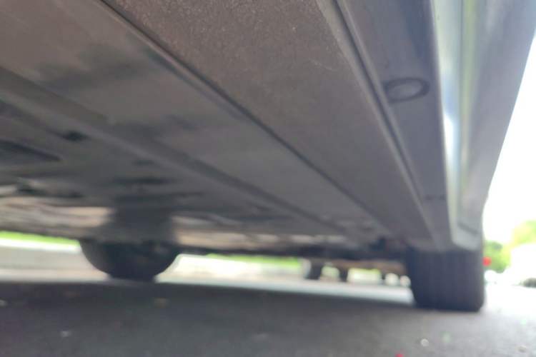 Used Nio ES6 2023 75 kWh Chassis Front Right