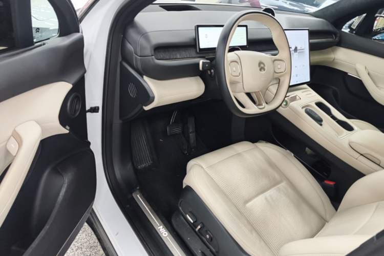 Used Nio ES6 2023 75 kWh Driver Seat