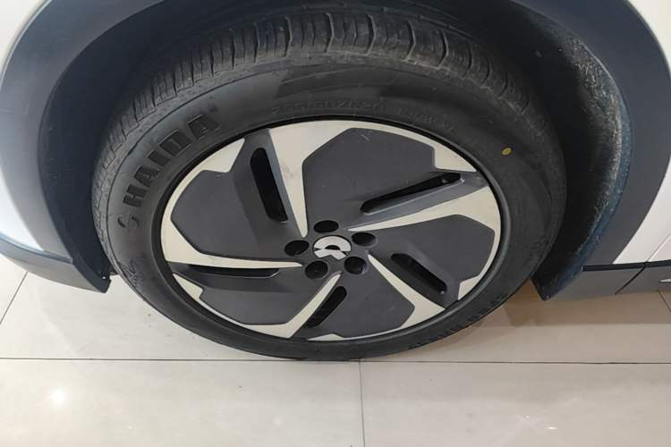 Used Nio ES6 2023 75 kWh Exterior 4