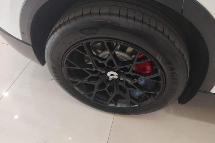 Used Nio ES6 2023 75 kWh Exterior 5