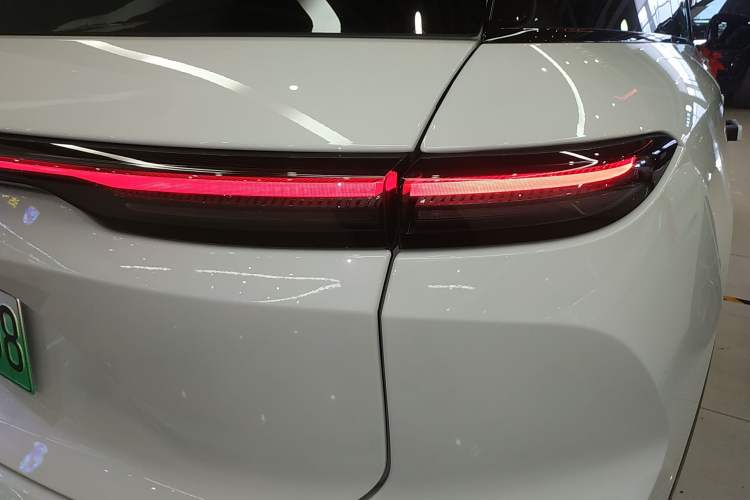 Used Nio ES6 2023 75 kWh Exterior 6