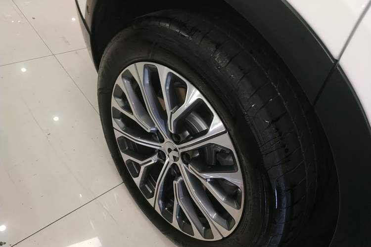Used Nio ES6 2023 75 kWh Exterior 8