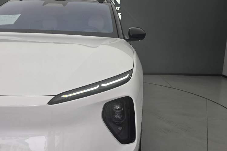 Used Nio ES6 2023 75 kWh Exterior 8