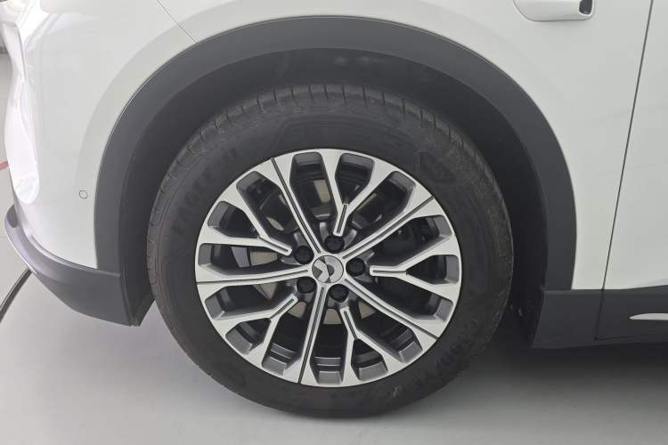 Used Nio ES6 2023 75 kWh Exterior 9