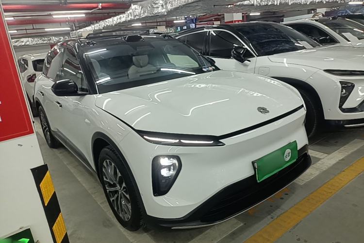 Used Nio ES6 2023 75 kWh Front Right 45 Deg