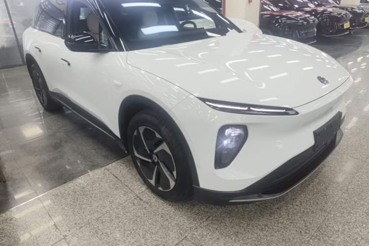 Used Nio ES6 2023 75 kWh Front Right 45 Deg