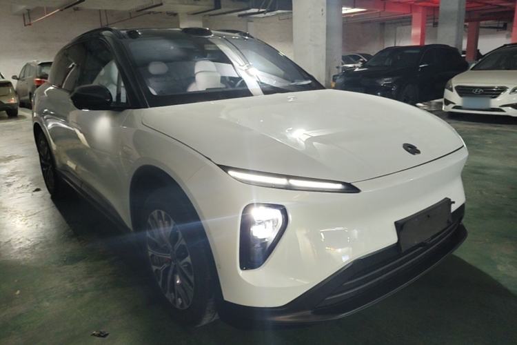 Used Nio ES6 2023 75 kWh Front Right 45 Deg