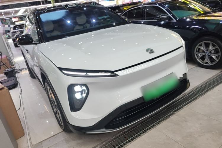 Used Nio ES6 2023 75 kWh Front Right 45 Deg