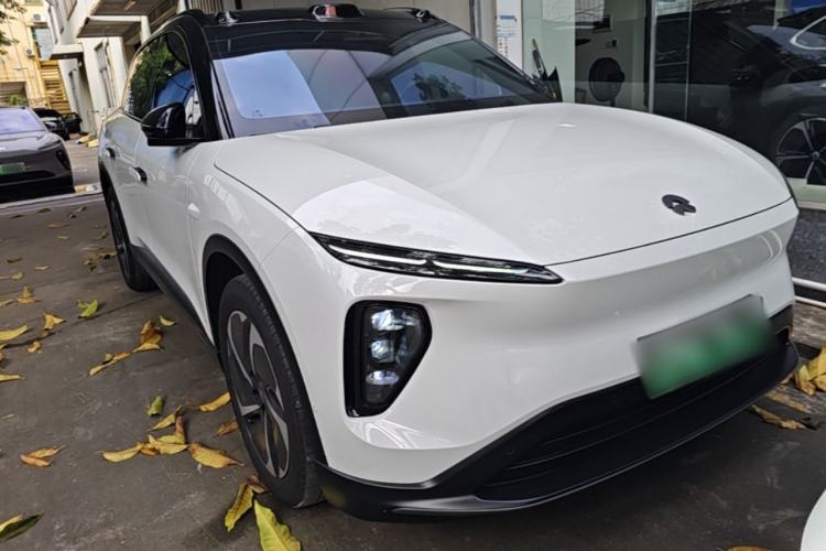 Used Nio ES6 2023 100kWh Front Right 45 Deg