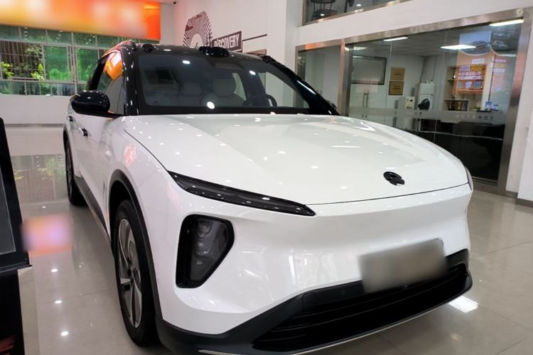 Used Nio ES6 2023 75 kWh Front Right 45 Deg