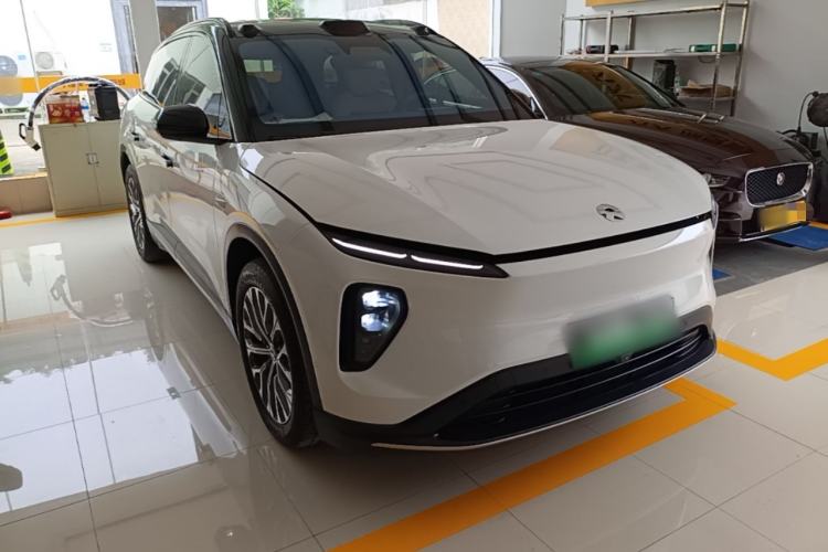 Used Nio ES6 2023 75 kWh Front Right 45 Deg