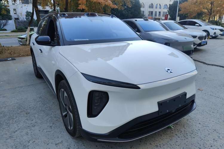 Used Nio ES6 2023 75 kWh Front Right 45 Deg