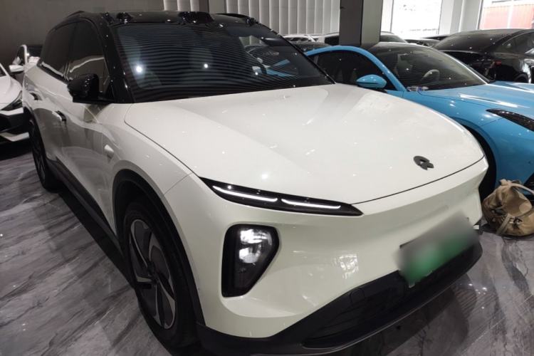 Used Nio ES6 2023 75 kWh Front Right 45 Deg