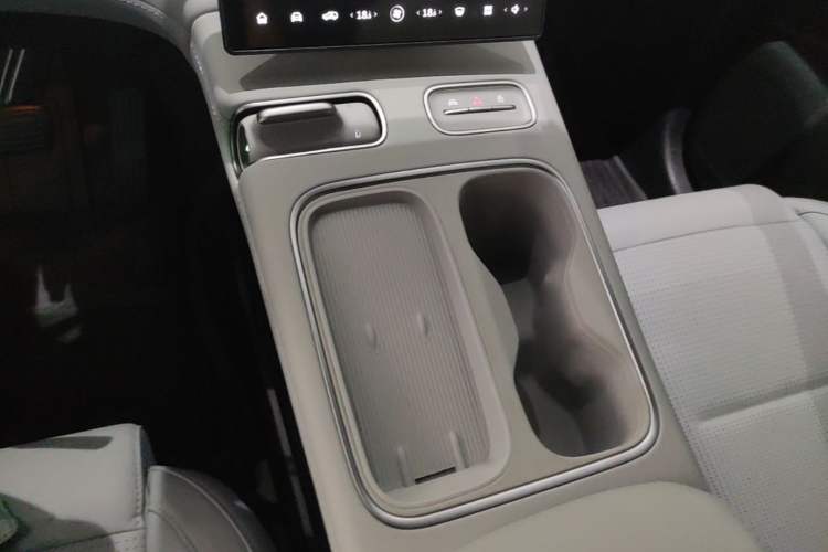Used Nio ES6 2023 75 kWh Gear Lever