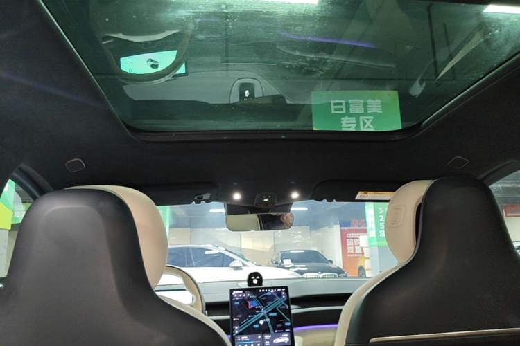 Used Nio ES6 2023 75 kWh Headliner