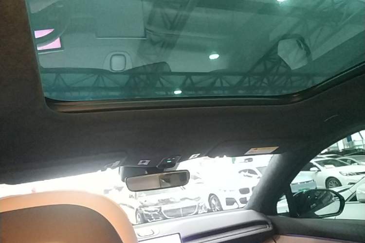 Used Nio ES6 2023 75 kWh Headliner
