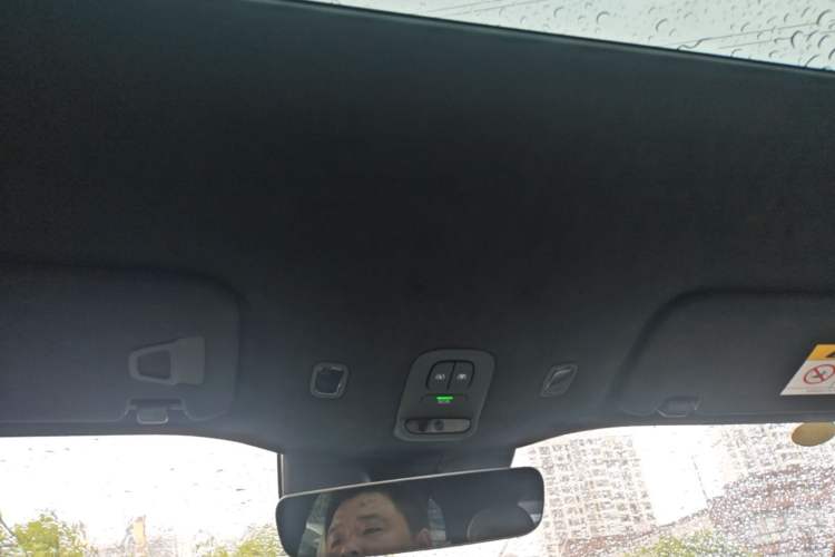 Used Nio ES6 2023 75 kWh Headliner