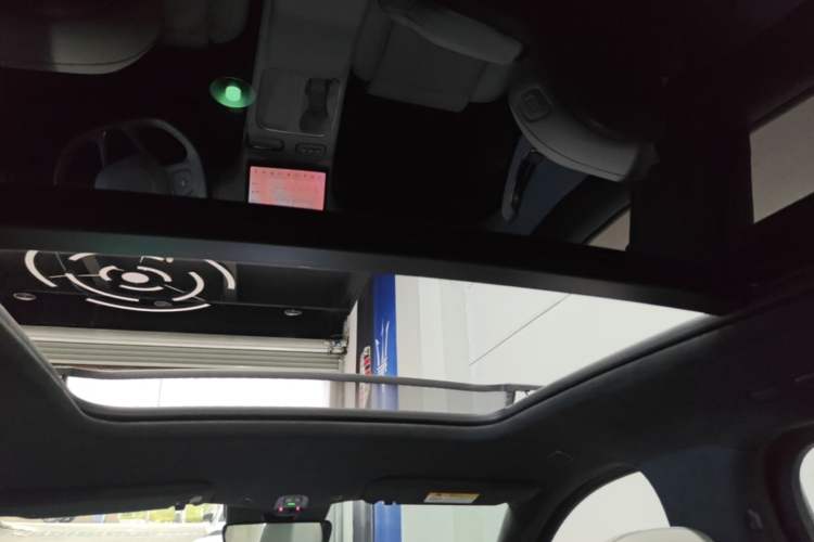 Used Nio ES6 2023 75 kWh Headliner