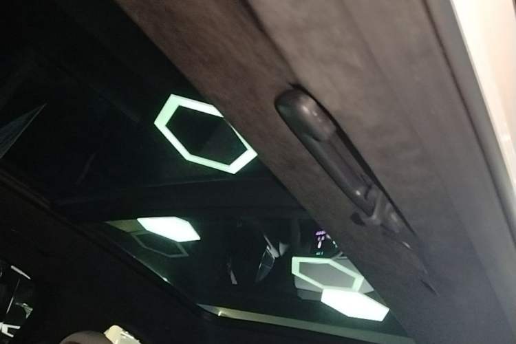Used Nio ES6 2023 75 kWh Headliner