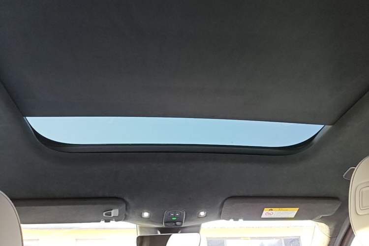 Used Nio ES6 2023 75 kWh Headliner