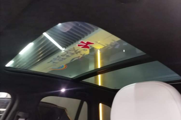 Used Nio ES6 2023 75 kWh Headliner