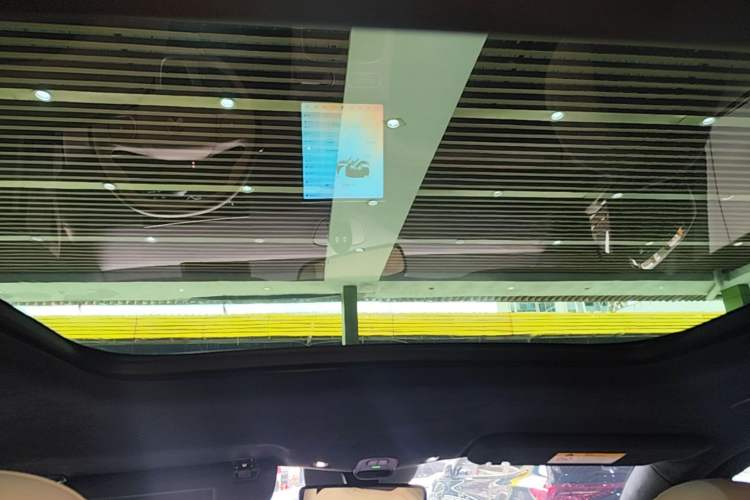 Used Nio ES6 2023 75 kWh Headliner