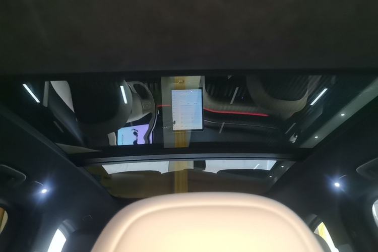 Used Nio ES6 2023 75 kWh Headliner