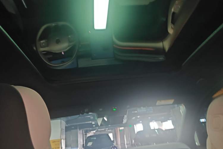 Used Nio ES6 2023 75 kWh Headliner