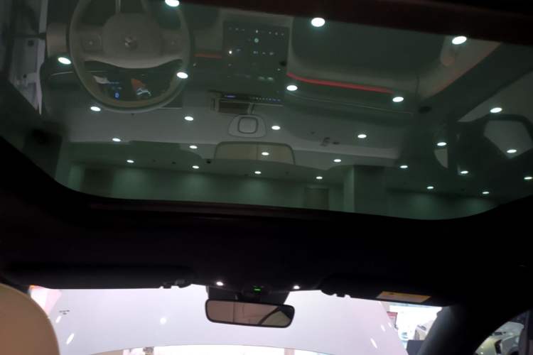 Used Nio ES6 2023 75 kWh Headliner