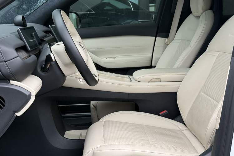 Used Nio ES6 2023 75 kWh Interior 1
