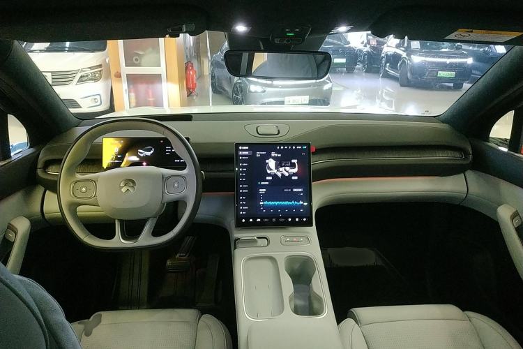 Used Nio ES6 2023 75 kWh Interior 2