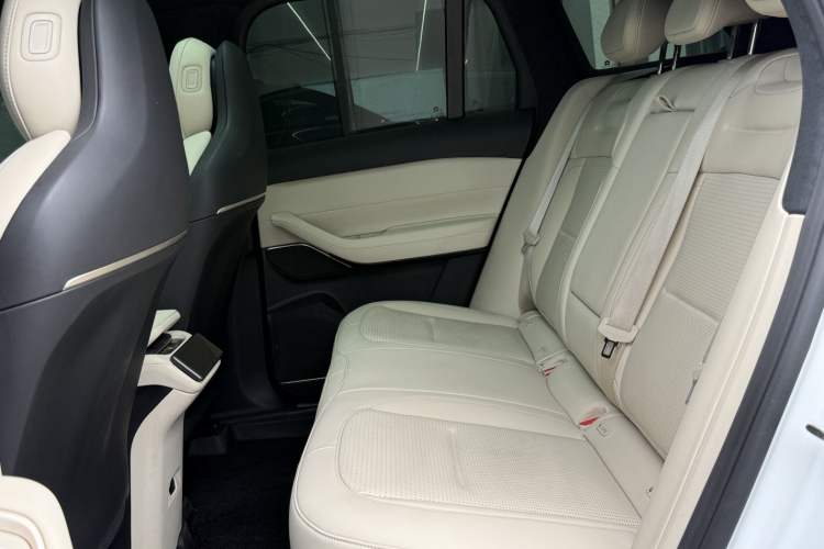 Used Nio ES6 2023 75 kWh Interior 2