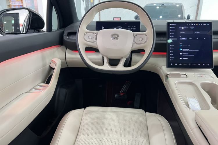 Used Nio ES6 2023 75 kWh Interior 3
