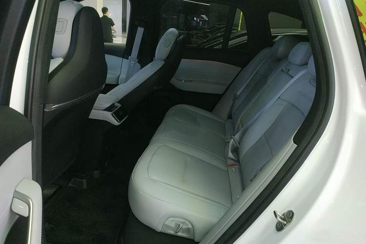 Used Nio ES6 2023 75 kWh Interior 4