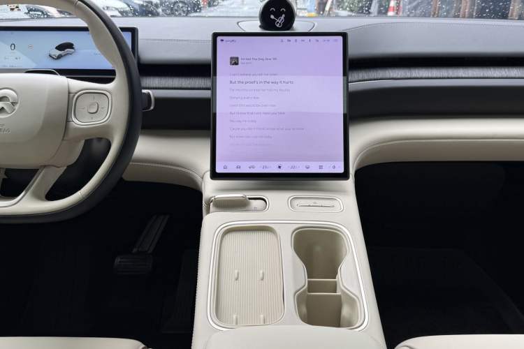 Used Nio ES6 2023 75 kWh Interior 4