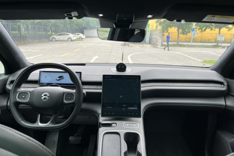 Used Nio ES6 2023 75 kWh Interior 4