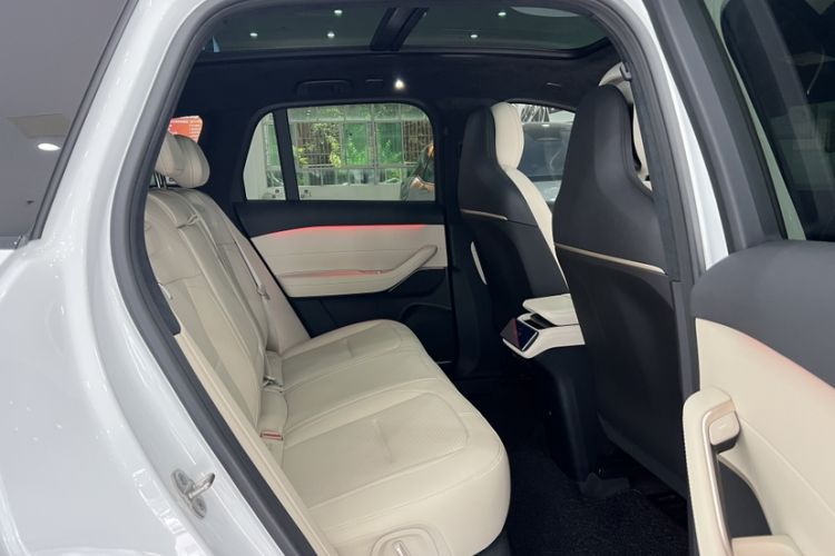 Used Nio ES6 2023 75 kWh Interior 4