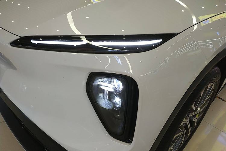 Used Nio ES6 2023 75 kWh Left Front Headlight