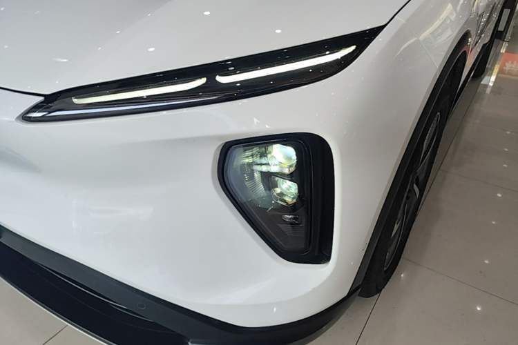 Used Nio ES6 2023 75 kWh Left Front Headlight